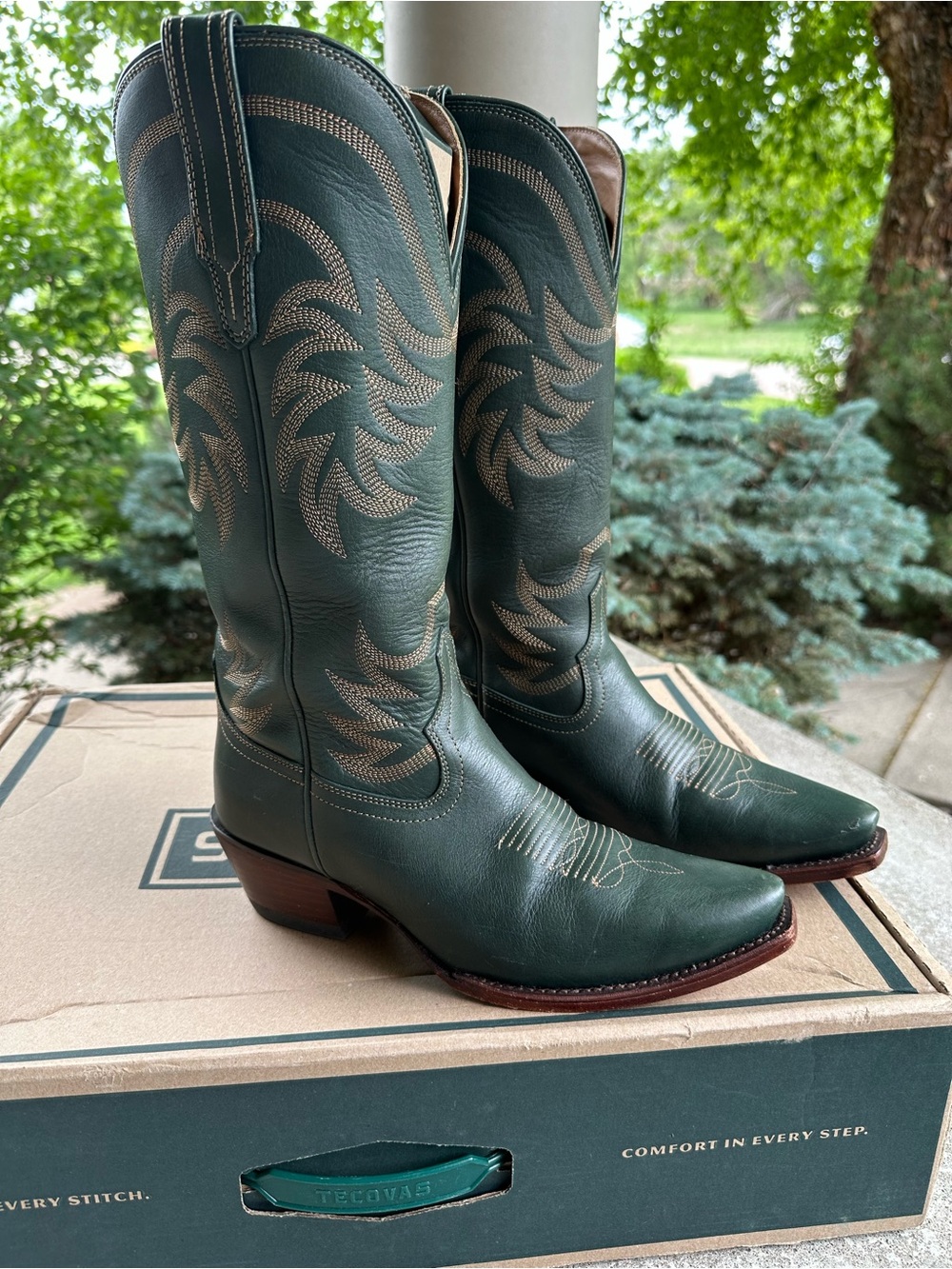 Tecovas Annie boot in hunter green size 9